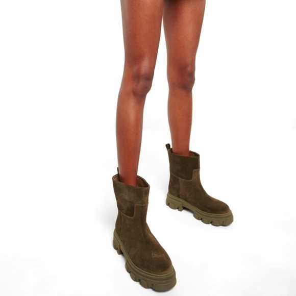 NWT$625 GIA BORGHINI Gia 23 Calf Suede Tubular Chunky Lug Sole Ankle Boots Sz 9 - Picture 15 of 16